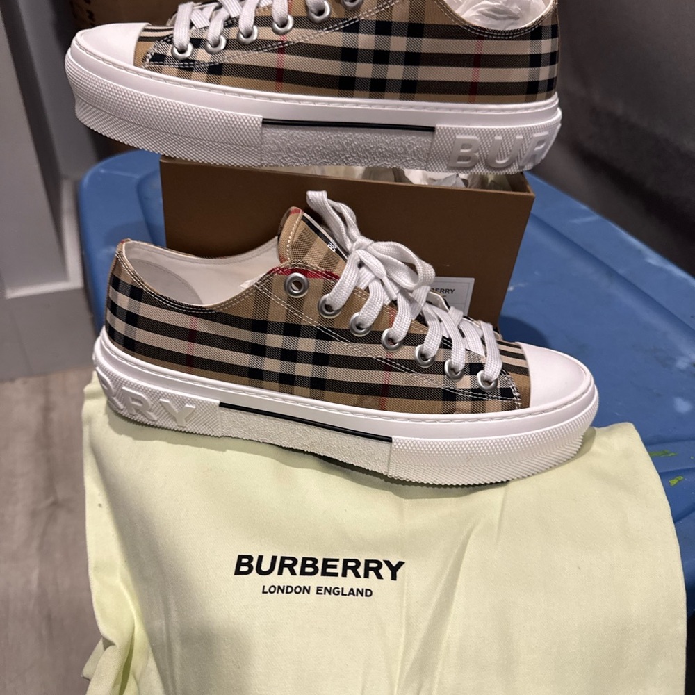 Burberry Beige Check Low-Top Sneakers